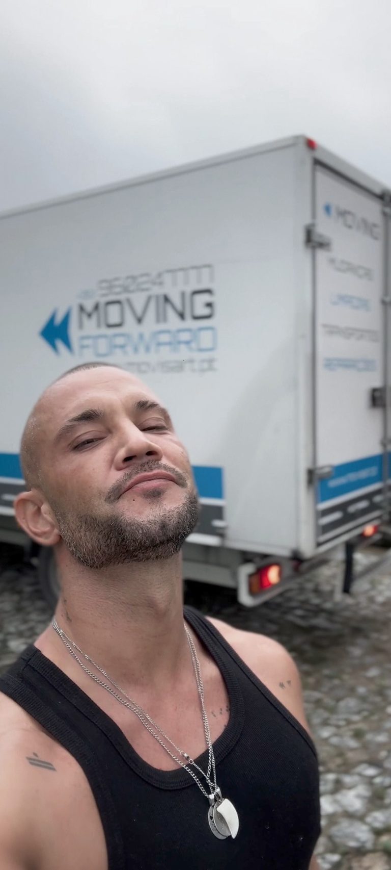 2024-10-10 00.08.53-1